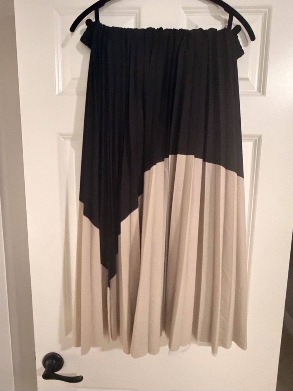 Max Studio Black and Cream Midi Skirt